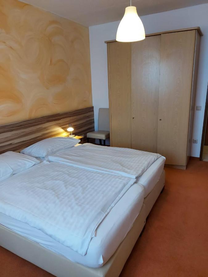 Pension Claudia Vösendorf Extérieur photo